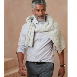 Banana Republic Men’s Dress Shirt Size: M​